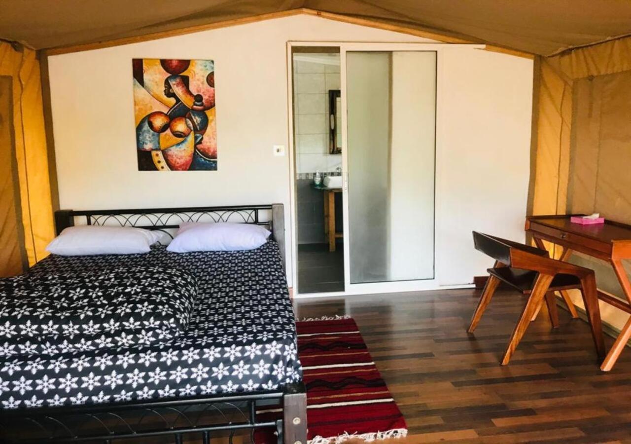 Oldonyo Orok Lodge Kajiado Exteriör bild