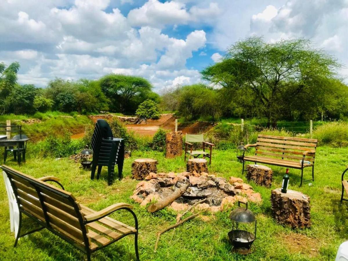 Oldonyo Orok Lodge Kajiado Exteriör bild